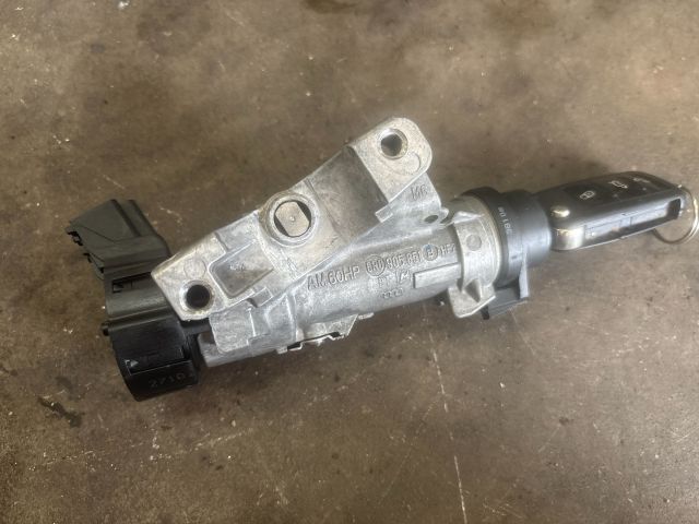 bontott VW POLO V Gyújtáskapcsoló Házzal