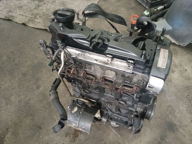 bontott VW POLO V Motor (Fűzött blokk hengerfejjel)