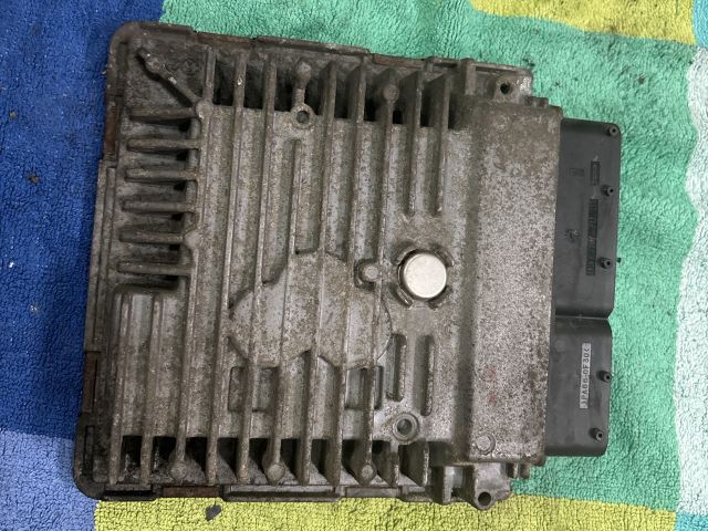 bontott VW POLO V Motorvezérlő