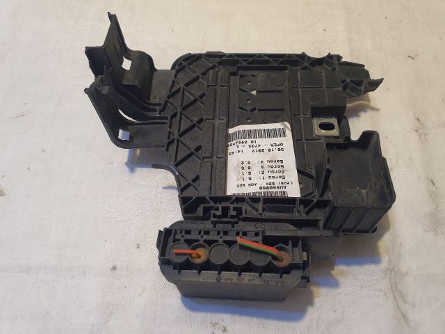 bontott VW POLO V Biztosítéktábla Motortér