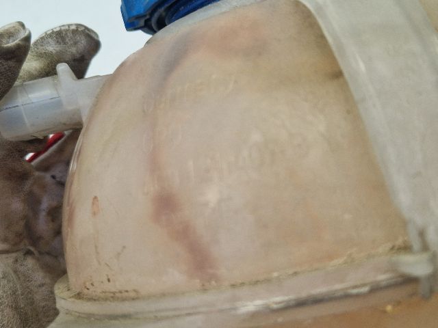 bontott VW POLO V Kiegyenlítő Tartály