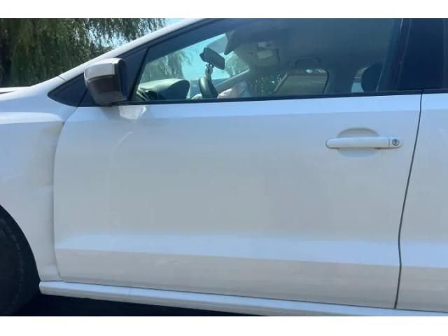 bontott VW POLO V Motor (Fűzött blokk hengerfejjel)