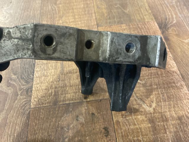 bontott VW POLO V Motor Tartó Bak (Fém)