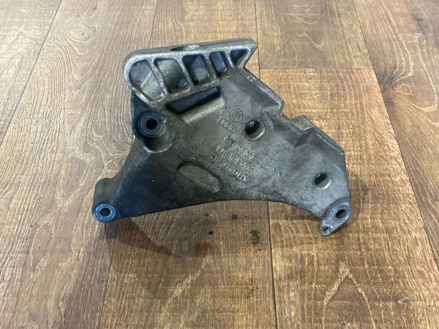 bontott VW POLO V Motor Tartó Bak (Fém)