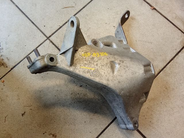 bontott VW POLO V Motor Tartó Bak (Pozíciófüggetlen)