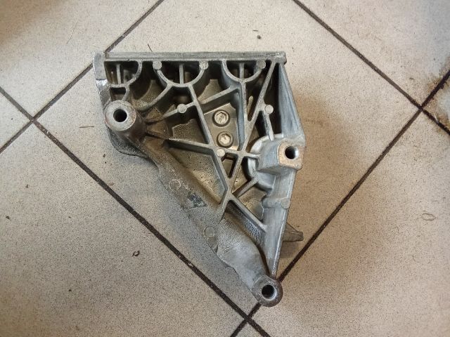 bontott VW POLO V Motor Tartó Bak (Pozíciófüggetlen)