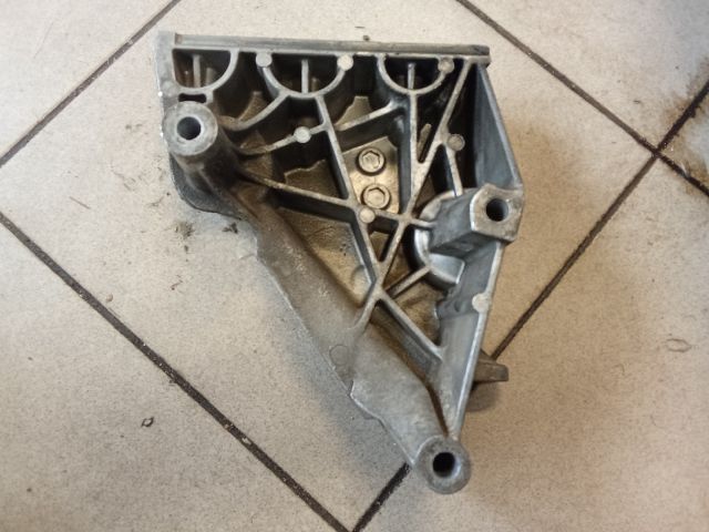 bontott VW POLO V Motor Tartó Bak (Pozíciófüggetlen)