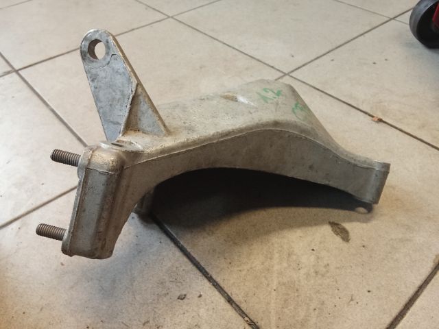 bontott VW POLO V Motor Tartó Bak (Pozíciófüggetlen)