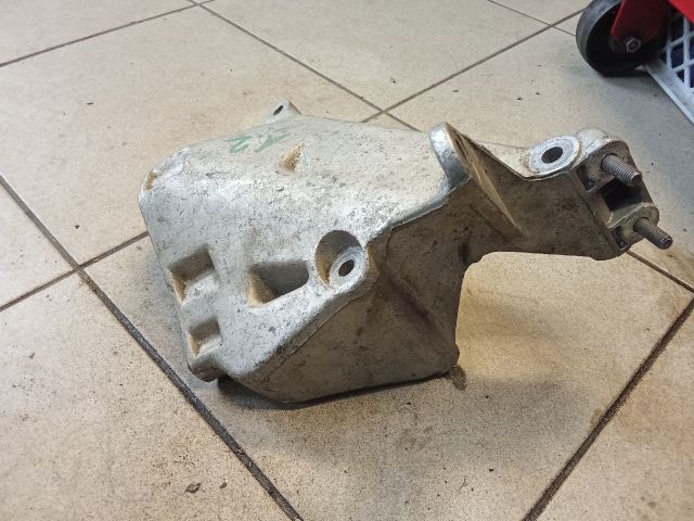 bontott VW POLO V Motor Tartó Bak (Pozíciófüggetlen)