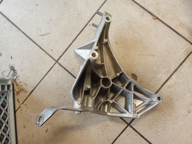 bontott VW POLO V Motor Tartó Bak (Pozíciófüggetlen)