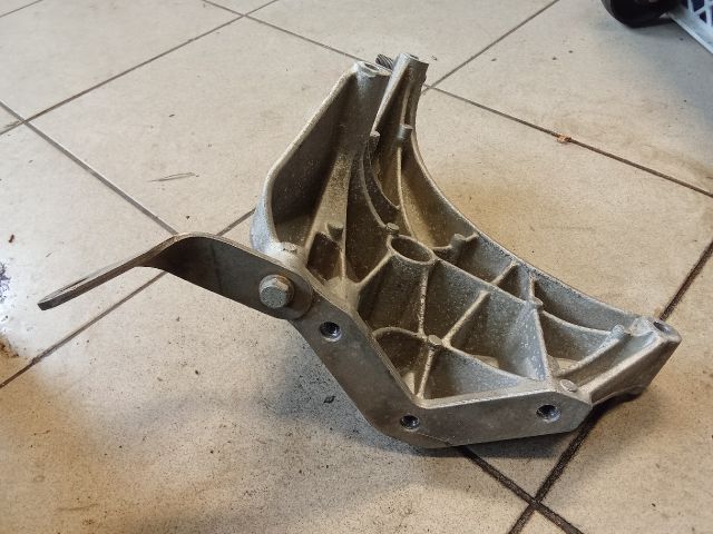 bontott VW POLO V Motor Tartó Bak (Pozíciófüggetlen)