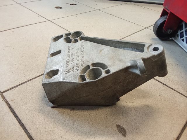 bontott VW POLO V Motor Tartó Bak (Pozíciófüggetlen)