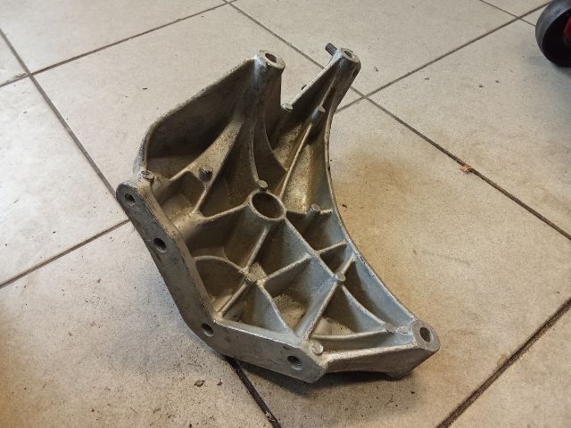 bontott VW POLO V Motor Tartó Bak (Pozíciófüggetlen)