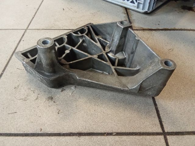 bontott VW POLO V Motor Tartó Bak (Pozíciófüggetlen)