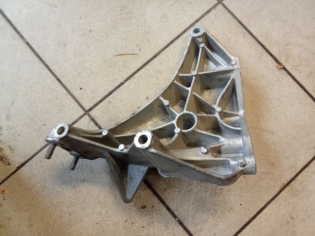 bontott VW POLO V Motor Tartó Bak (Pozíciófüggetlen)