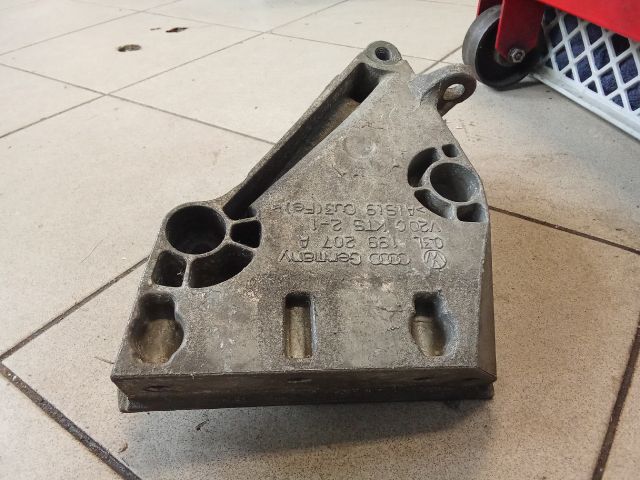 bontott VW POLO V Motor Tartó Bak (Pozíciófüggetlen)