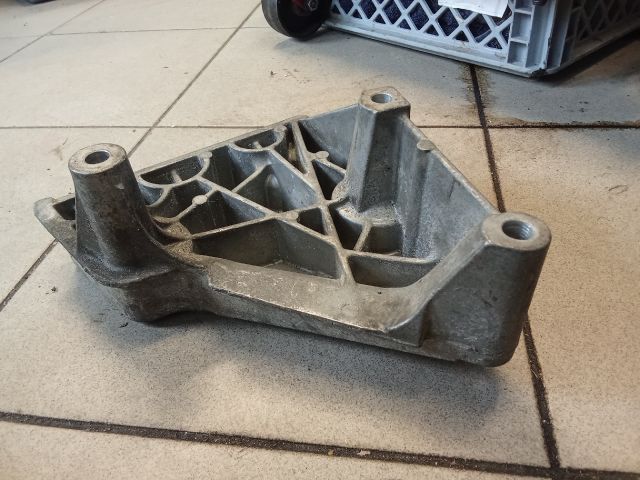 bontott VW POLO V Motor Tartó Bak (Pozíciófüggetlen)