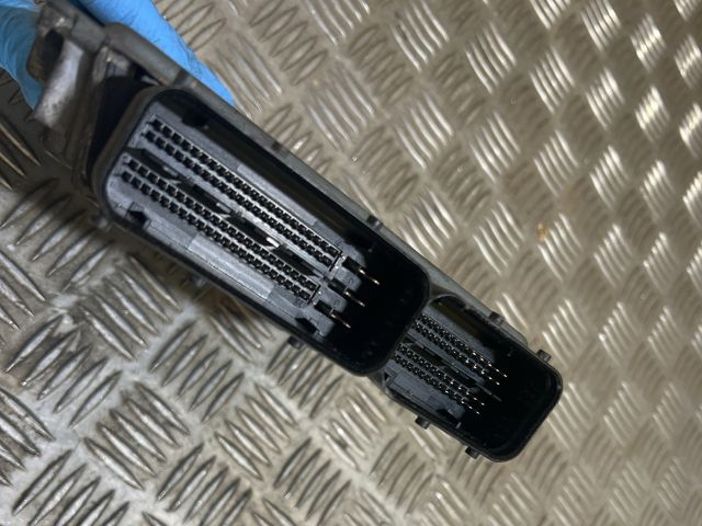 bontott VW POLO V Motorvezérlő