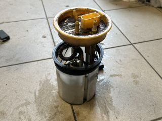 bontott VW POLO V Üzemanyag Szivattyú
