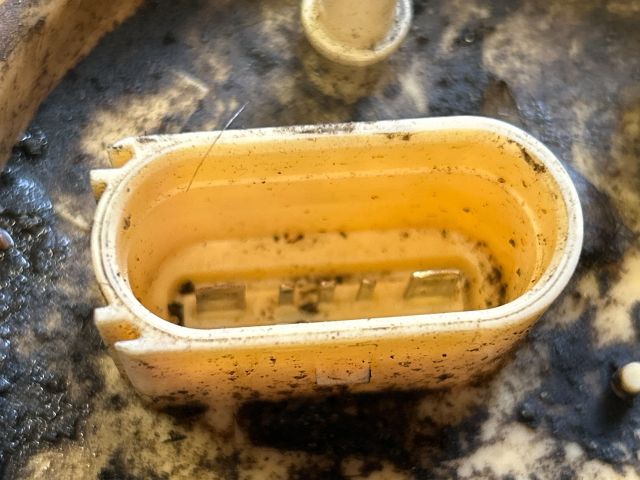 bontott VW POLO V Üzemanyag Szivattyú