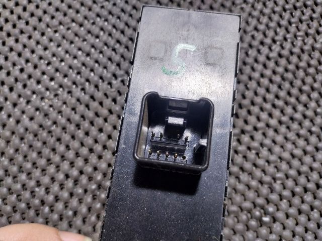 bontott VW POLO V Ablakemelő Kapcsoló Négyes / Kettes