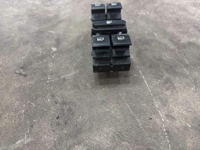 bontott VW POLO V Ablakemelő Kapcsoló Négyes / Kettes