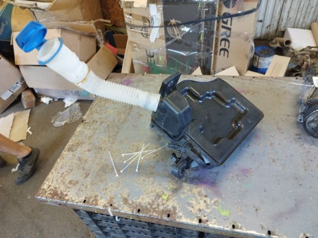 bontott VW POLO V Ablakmosó Tartály