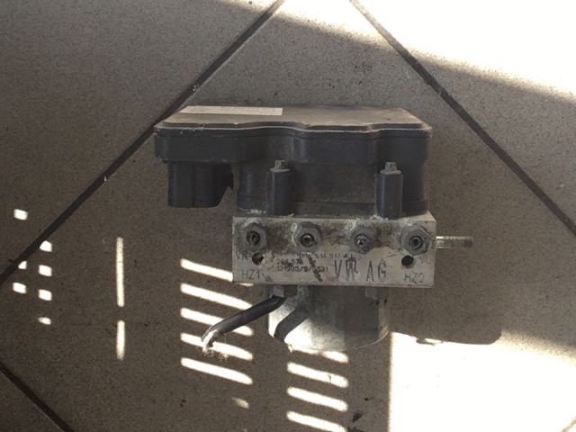 bontott VW POLO V ABS Kocka