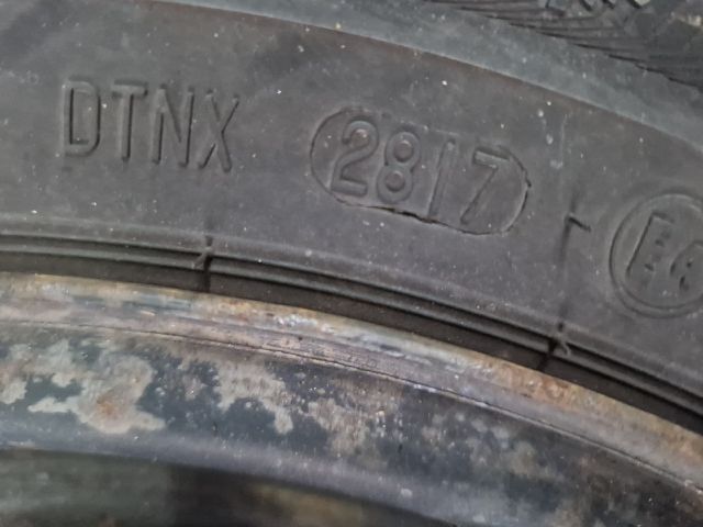 bontott VW POLO V Acélfelni Szett Gumival