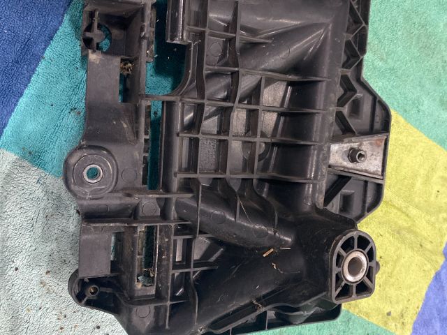 bontott VW POLO V Akkumulátor Tartó