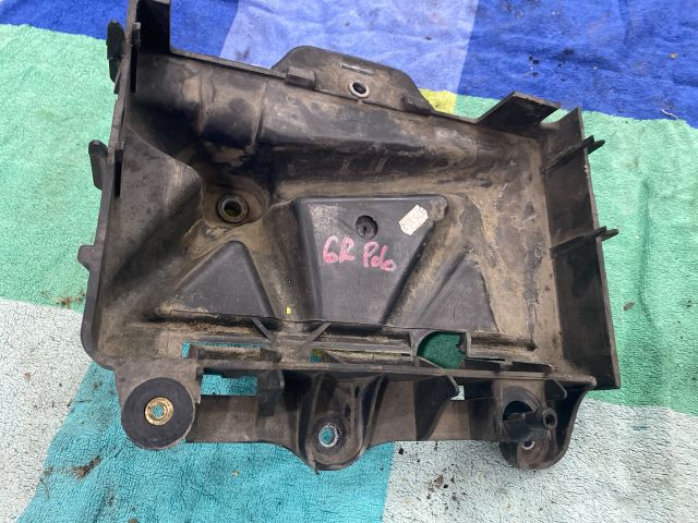 bontott VW POLO V Akkumulátor Tartó