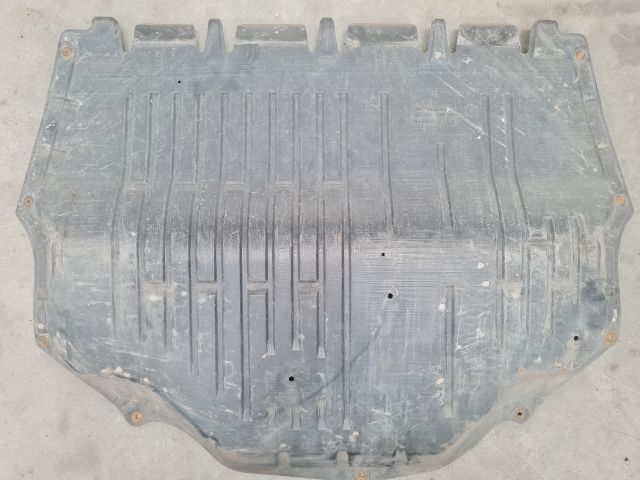 bontott VW POLO V Alsó Motorburkolat