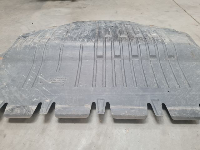 bontott VW POLO V Alsó Motorburkolat