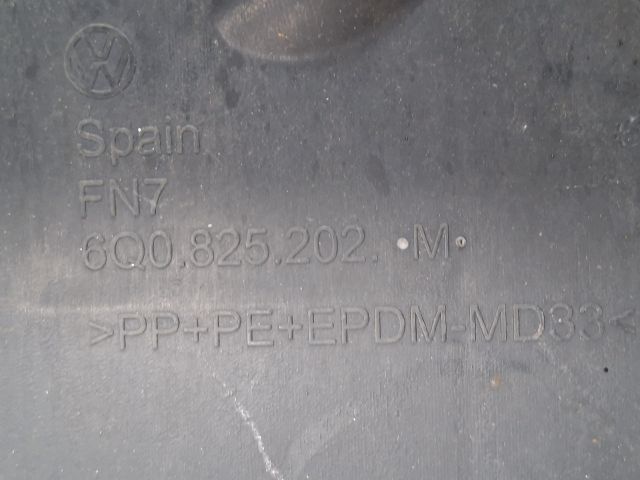 bontott VW POLO V Alsó Padlólemez Burkolat