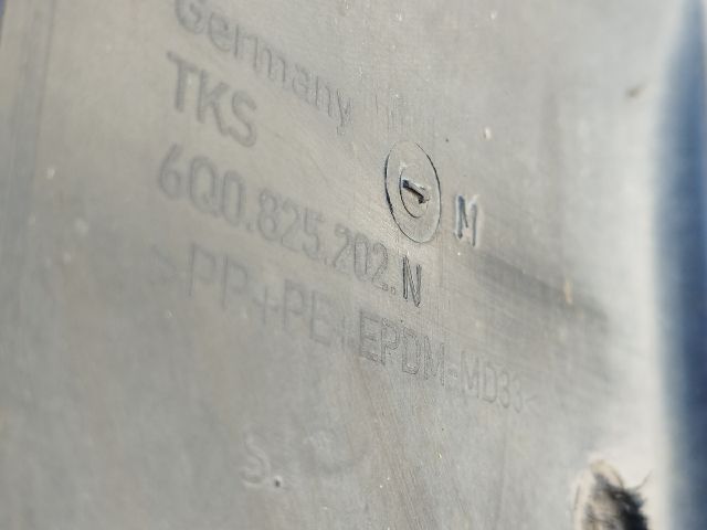 bontott VW POLO V Alsó Padlólemez Burkolat