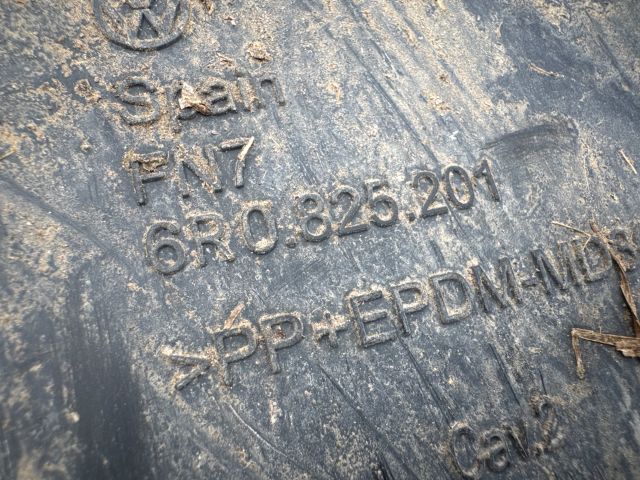 bontott VW POLO V Alsó Padlólemez Burkolat