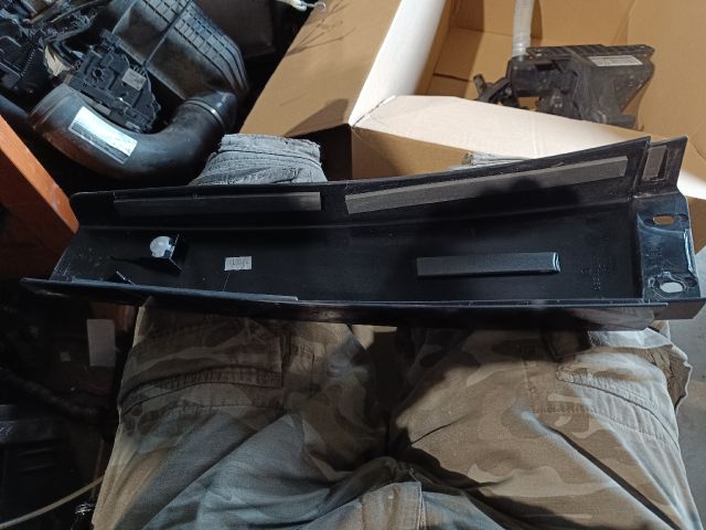 bontott VW POLO V Bal B Oszlop Díszléc