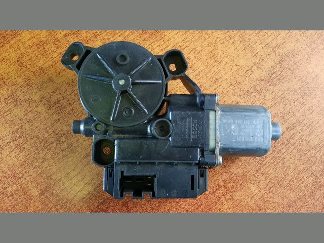 bontott VW POLO V Bal első Ablakemelő Motor