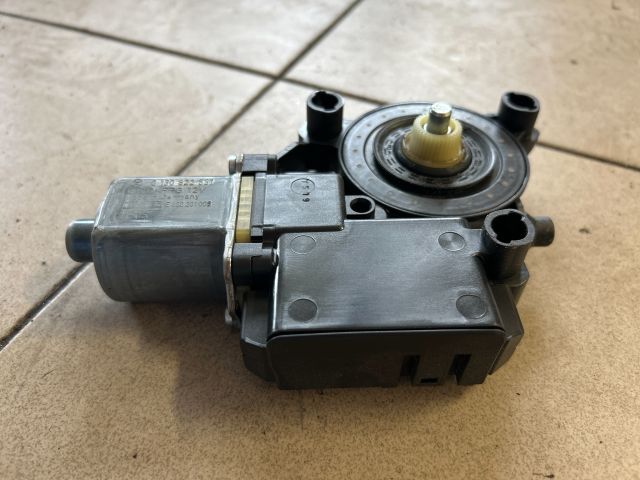 bontott VW POLO V Bal első Ablakemelő Motor