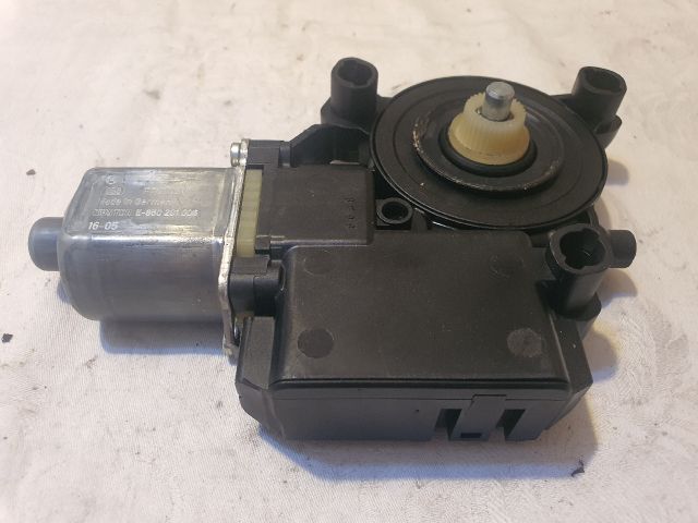 bontott VW POLO V Bal első Ablakemelő Motor