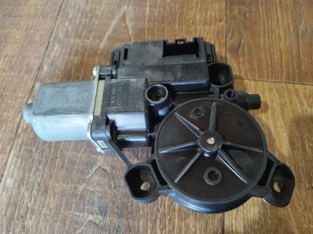 bontott VW POLO V Bal első Ablakemelő Motor