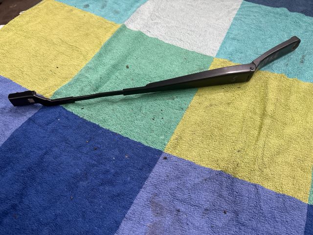 bontott VW POLO V Bal első Ablaktörlő Kar