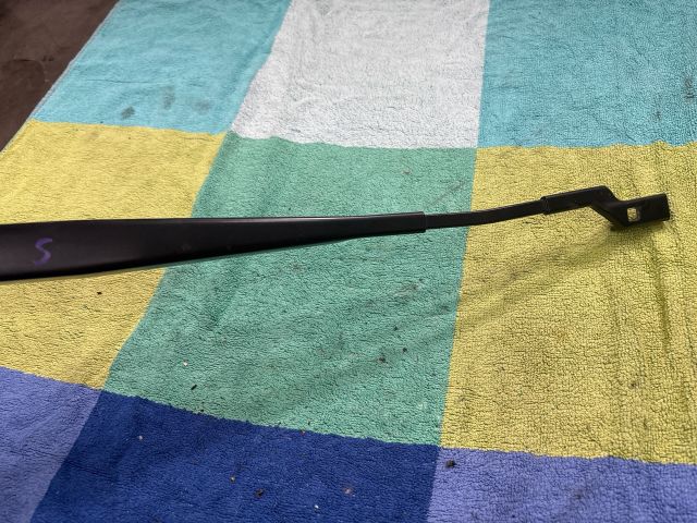 bontott VW POLO V Bal első Ablaktörlő Kar