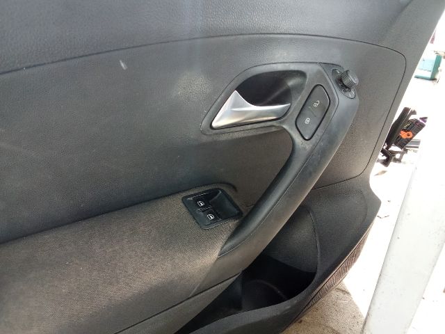 bontott VW POLO V Bal első Ajtó Kárpit