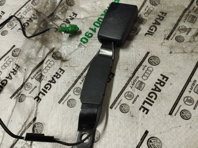 bontott VW POLO V Bal első Biztonsági Öv Csat