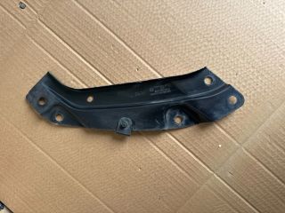 bontott VW POLO V Bal Fényszóró Tartó