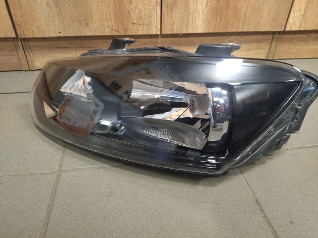 bontott VW POLO V Bal Fényszóró