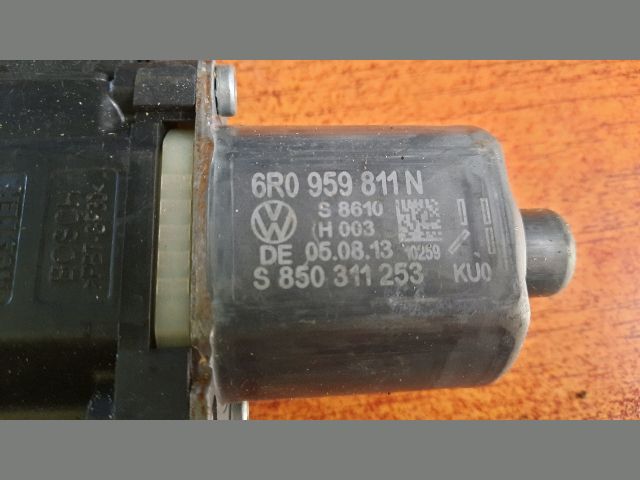 bontott VW POLO V Bal hátsó Ablakemelő Motor