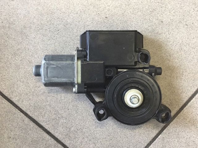 bontott VW POLO V Bal hátsó Ablakemelő Motor