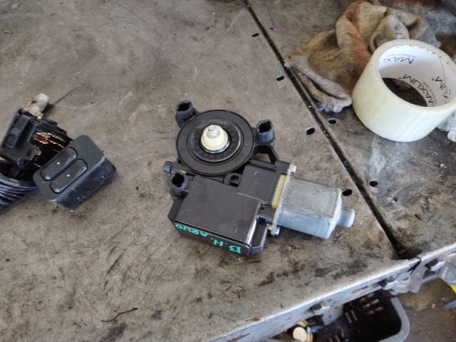 bontott VW POLO V Bal hátsó Ablakemelő Motor